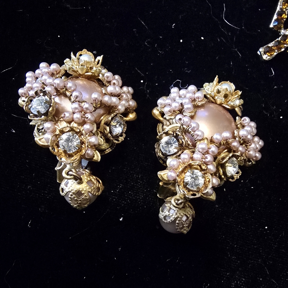 Vintage M&M Designs Florida Filigree Cluster Clip-On Earrings - Picture 4 of 7